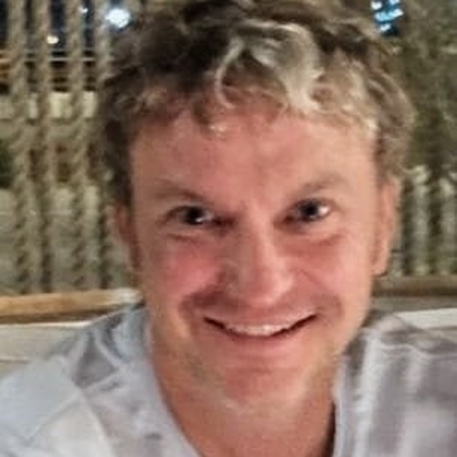 Cristopher Yates Bailó